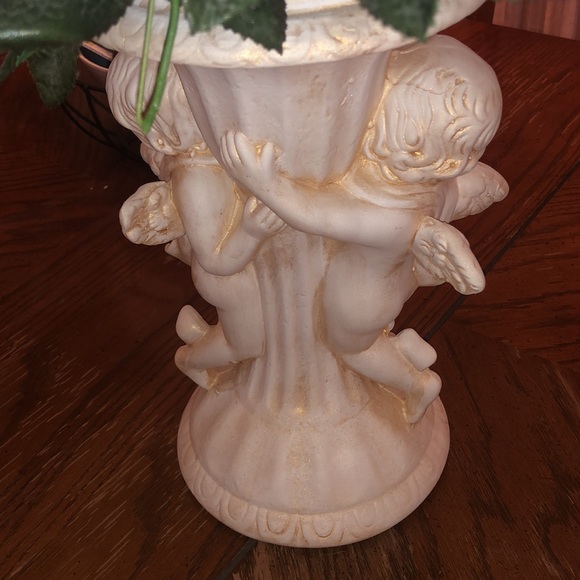 Pottery style Angel vase. Angelic and beautiful. Ivory with rose gold shimmer - Picture 9 of 15